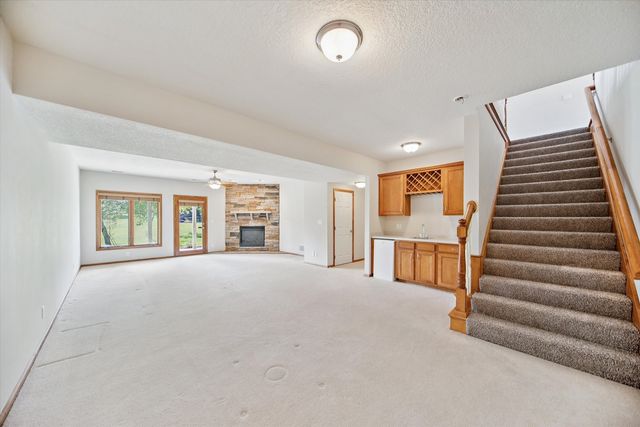 15142 Clearview Lane, Urbandale, IA 50323