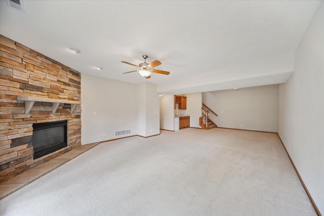 15142 Clearview Lane, Urbandale, IA 50323