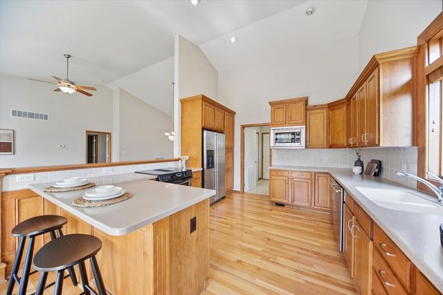 15142 Clearview Lane, Urbandale, IA 50323