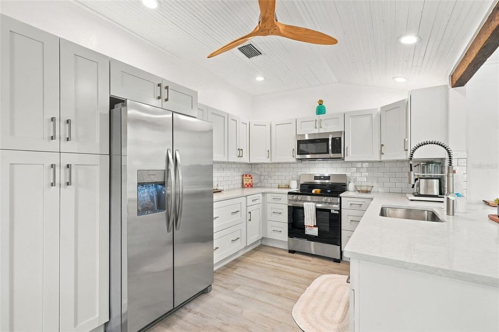Image 21 of property listing at 109 DOLLY STREET, Punta Gorda, FL 33950