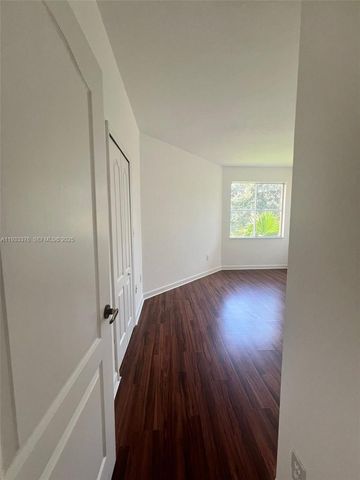 7200 NW 177th St 206-7, Hialeah, FL 33015