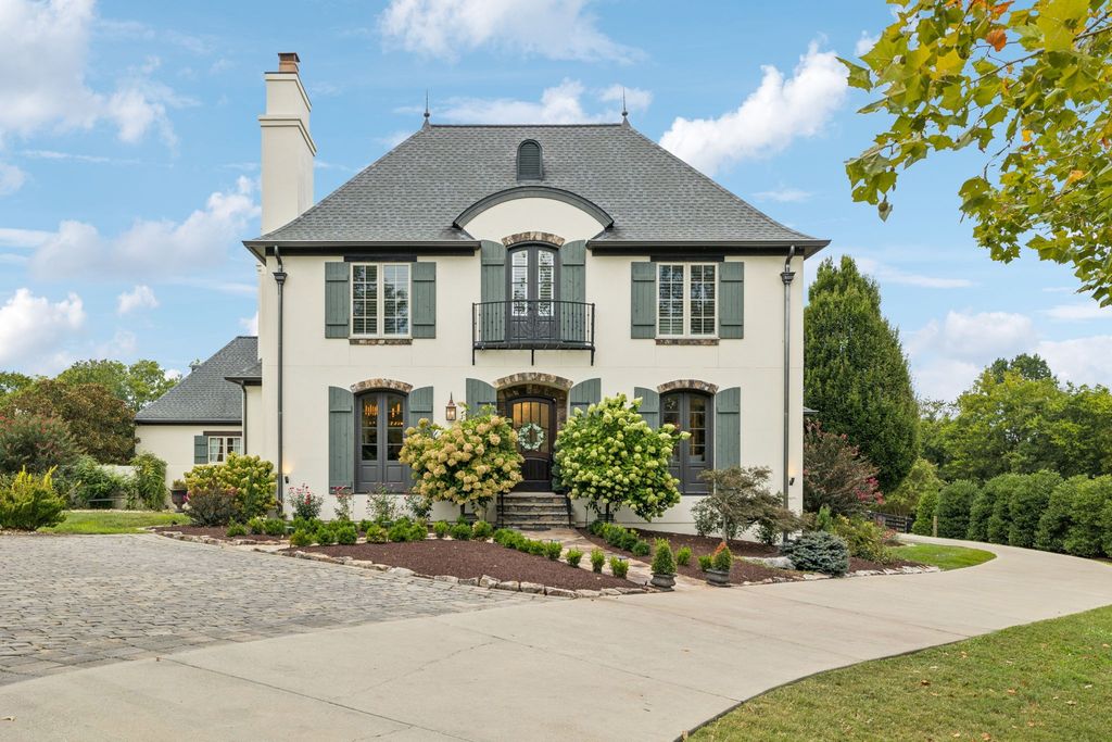 5521 Hawks Landing Dr, Arrington, TN 37014