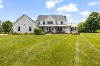 998 N Griffith ROAD, Summit, WI 53066