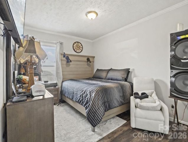 1796 Pilot Mountain Road, Hendersonville, NC 28792