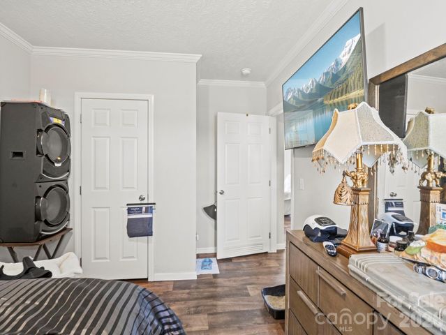 1796 Pilot Mountain Road, Hendersonville, NC 28792