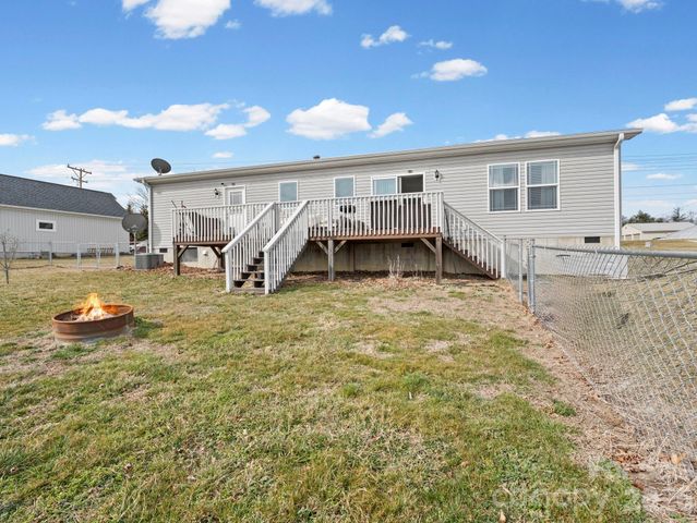 1796 Pilot Mountain Road, Hendersonville, NC 28792