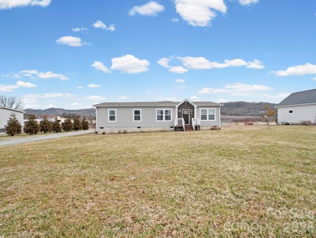 1796 Pilot Mountain Road, Hendersonville, NC 28792