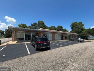 1711-1703 59th St East, Valley, AL 36854
