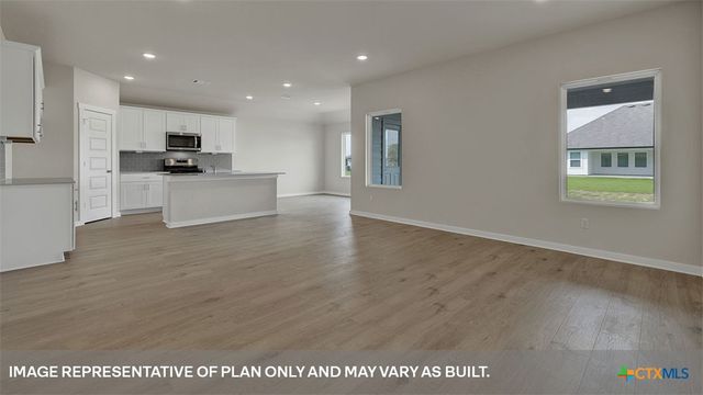 390 BARRON ESTATE Drive, Lockhart, TX 78644