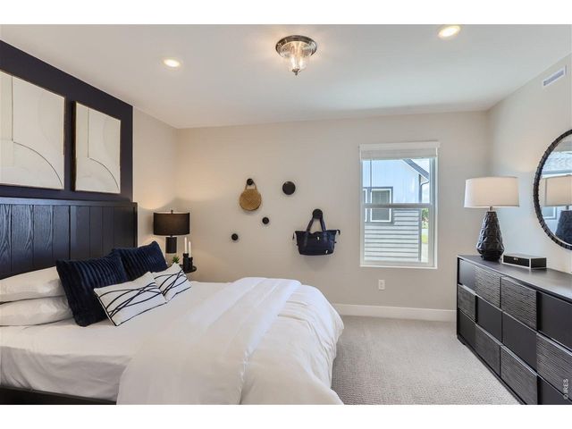 2848 Bear Springs Cir, Longmont, CO 80503