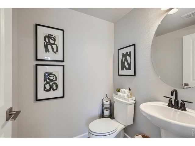 2848 Bear Springs Cir, Longmont, CO 80503