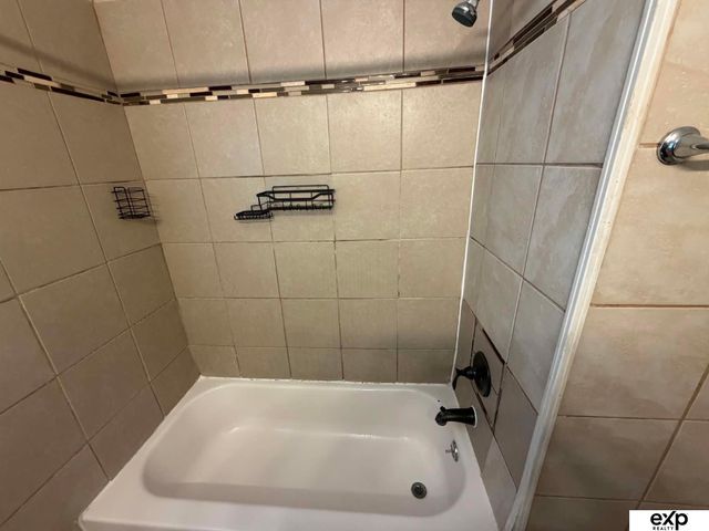4401 N 53rd Street, Omaha, NE 68104