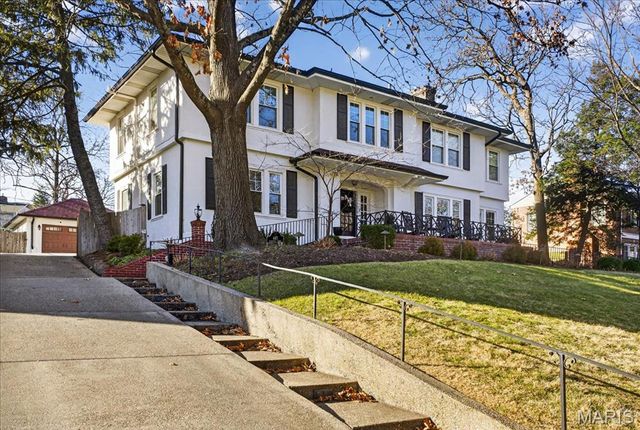 443 Sherwood Drive, Webster Groves, MO 63119