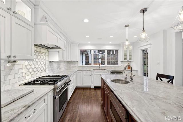 443 Sherwood Drive, Webster Groves, MO 63119