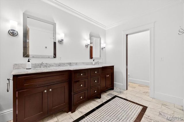 443 Sherwood Drive, Webster Groves, MO 63119