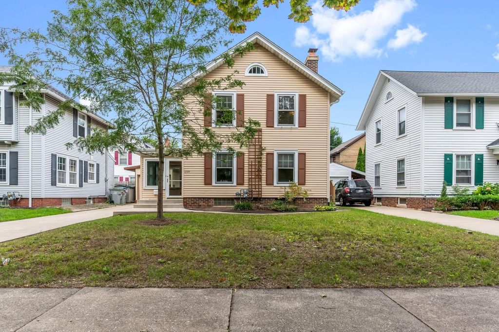 2109 N 53rd STREET, Milwaukee, WI 53208