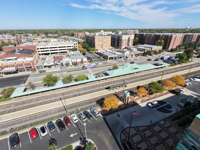 1354 E Washington Street 102, Des Plaines, IL 60016