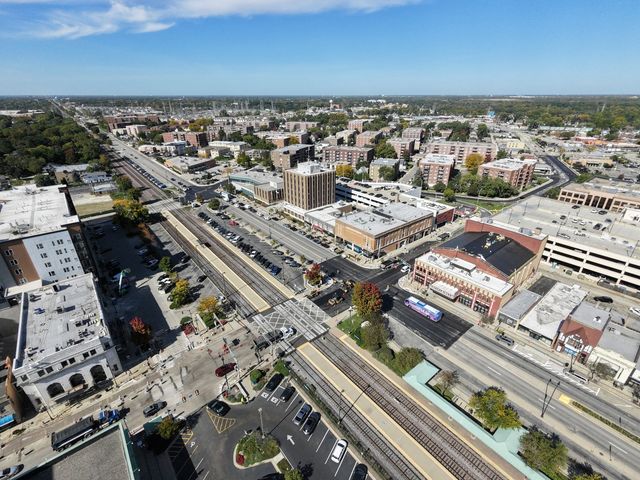 1354 E Washington Street 102, Des Plaines, IL 60016