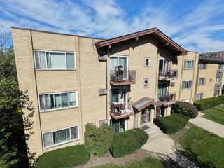 1354 E Washington Street 102, Des Plaines, IL 60016