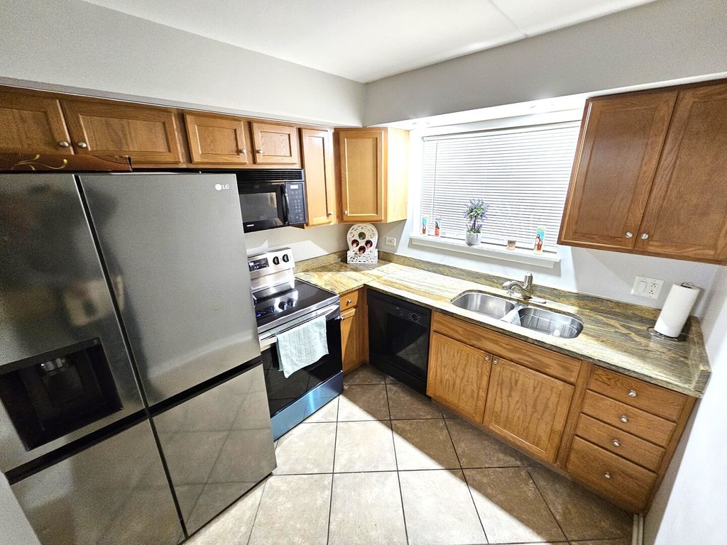 1354 E Washington Street 102, Des Plaines, IL 60016 — photo 5