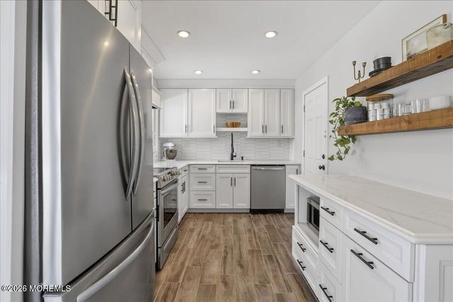 21 Throop Avenue, Monroe, NJ 08831