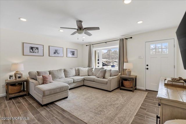 21 Throop Avenue, Monroe, NJ 08831