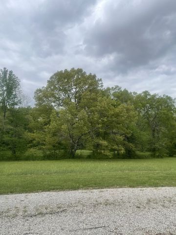 28 Ok Rd, Lawrenceburg, TN 38464