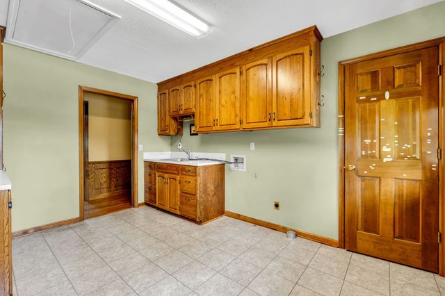28 Ok Rd, Lawrenceburg, TN 38464