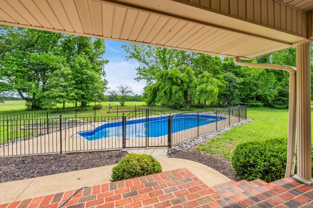 28 Ok Rd, Lawrenceburg, TN 38464