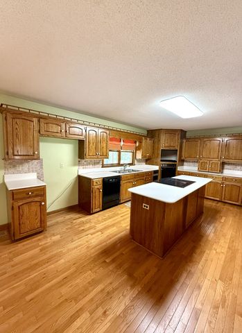 28 Ok Rd, Lawrenceburg, TN 38464