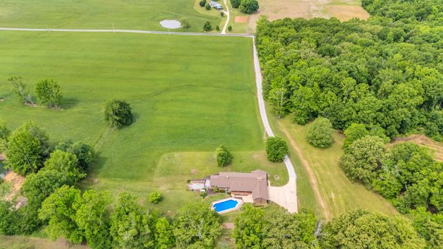 28 Ok Rd, Lawrenceburg, TN 38464