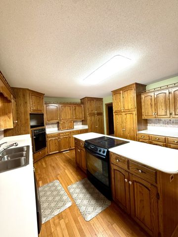 28 Ok Rd, Lawrenceburg, TN 38464