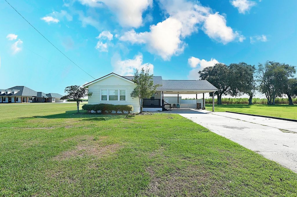 3754 Highway 308 Highway, Napoleonville, LA 70390