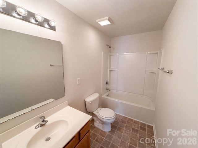 2534 Stream Bank Drive, Charlotte, NC 28269