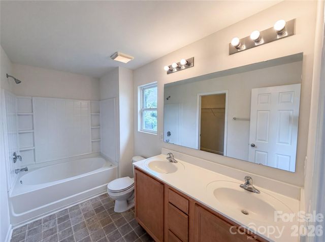 2534 Stream Bank Drive, Charlotte, NC 28269