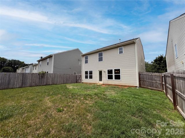 2534 Stream Bank Drive, Charlotte, NC 28269