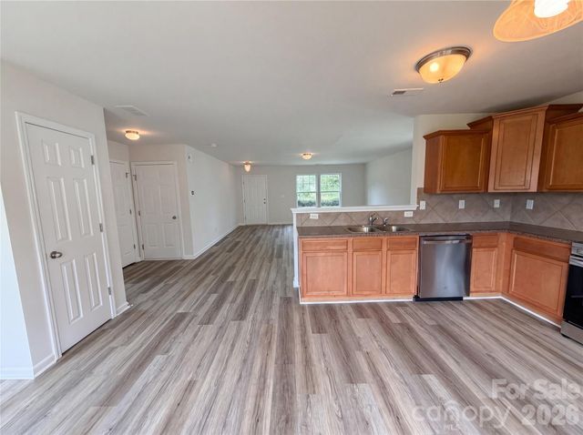2534 Stream Bank Drive, Charlotte, NC 28269