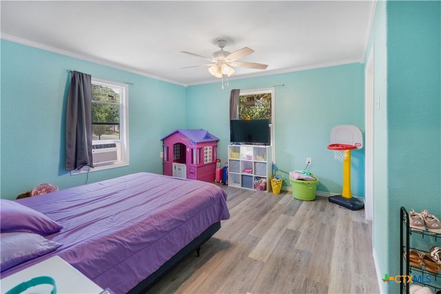 219 Burt, Yoakum, TX 77995