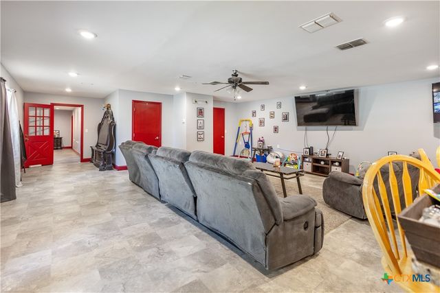 219 Burt, Yoakum, TX 77995