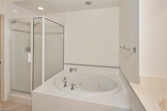 2405 Hidden Lake DR 4705, Naples, FL 34112