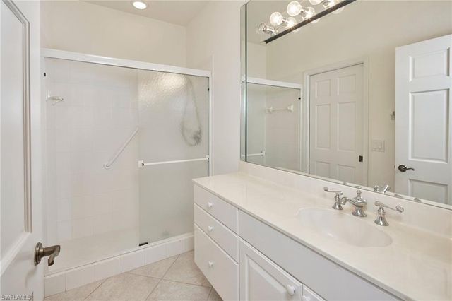 2405 Hidden Lake DR 4705, Naples, FL 34112