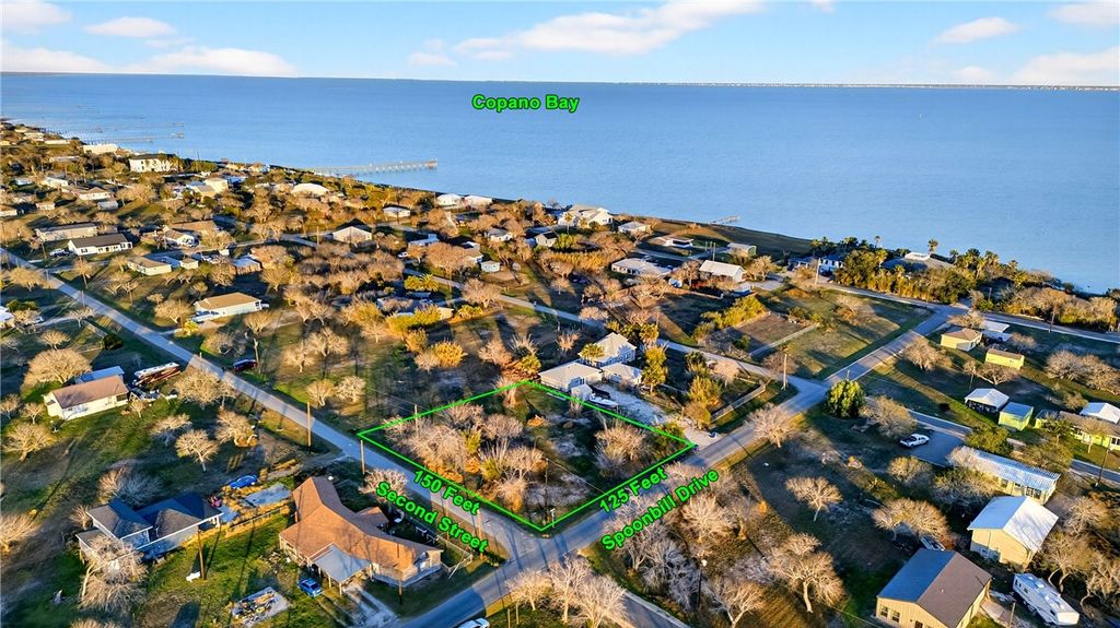 402 Second St, Bayside, TX 78340 — photo 2