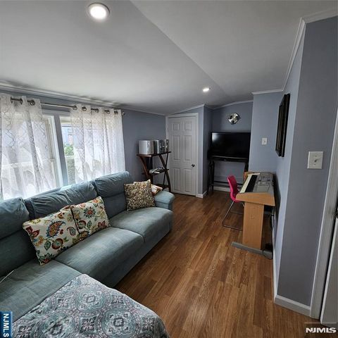 136 Isabelle Street, Metuchen, NJ 08840