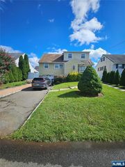 136 Isabelle Street, Metuchen, NJ 08840