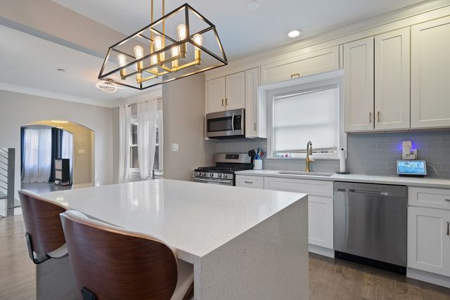 3336 Grand Boulevard, Brookfield, IL 60513