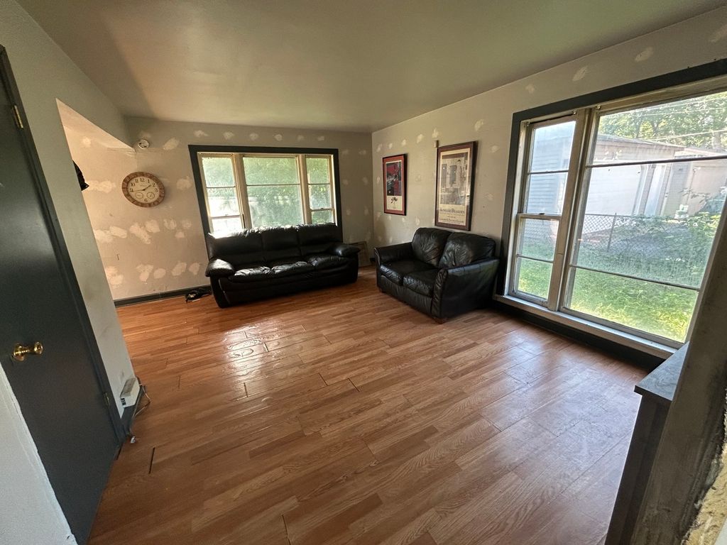 9148 S Burnside Avenue, Chicago, IL 60619 — photo 4