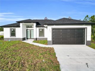 540 Lone Star LN, Lehigh Acres, FL 33974