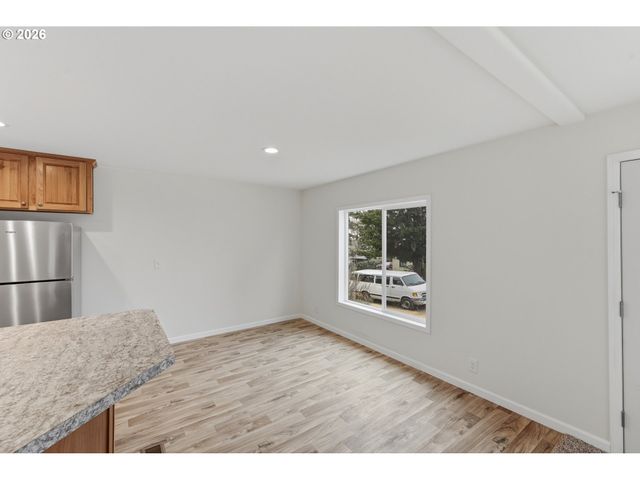 559 S WALL St, Coos Bay, OR 97420