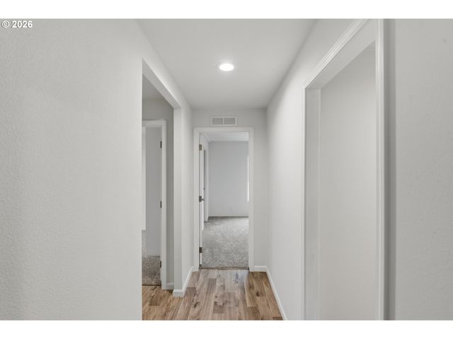 559 S WALL St, Coos Bay, OR 97420