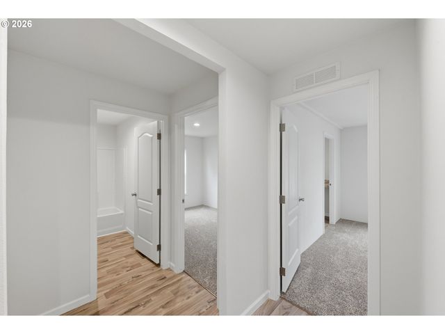 559 S WALL St, Coos Bay, OR 97420